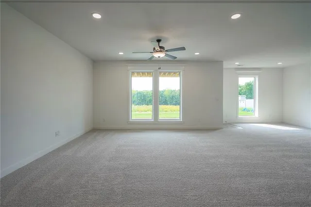 $708,640 | 8212 Northwest 89th Terrace, Kansas City, MO 64153