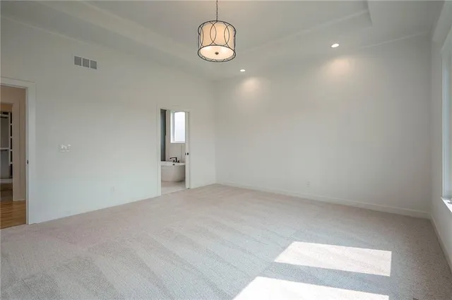 $708,640 | 8212 Northwest 89th Terrace, Kansas City, MO 64153