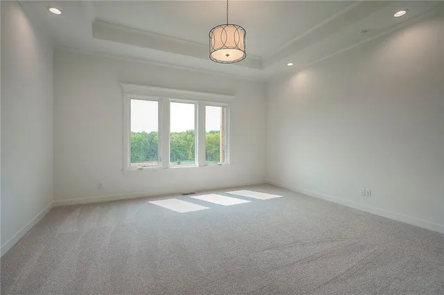 $708,640 | 8212 Northwest 89th Terrace, Kansas City, MO 64153