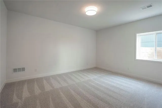 $708,640 | 8212 Northwest 89th Terrace, Kansas City, MO 64153