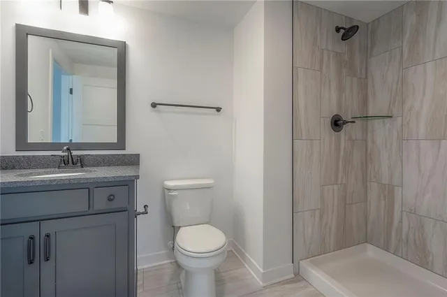 $708,640 | 8212 Northwest 89th Terrace, Kansas City, MO 64153