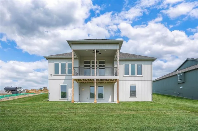 $708,640 | 8212 Northwest 89th Terrace, Kansas City, MO 64153