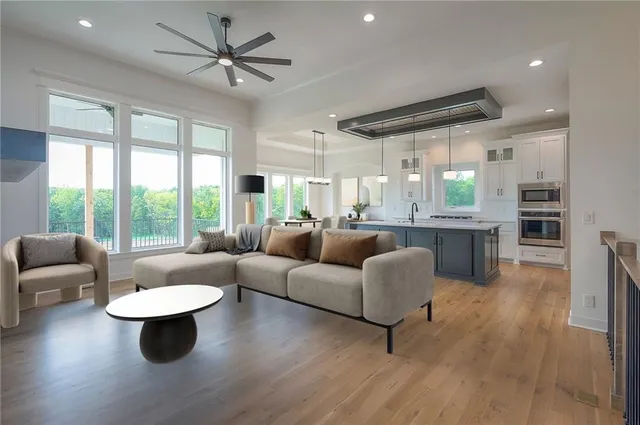 $708,640 | 8212 Northwest 89th Terrace, Kansas City, MO 64153