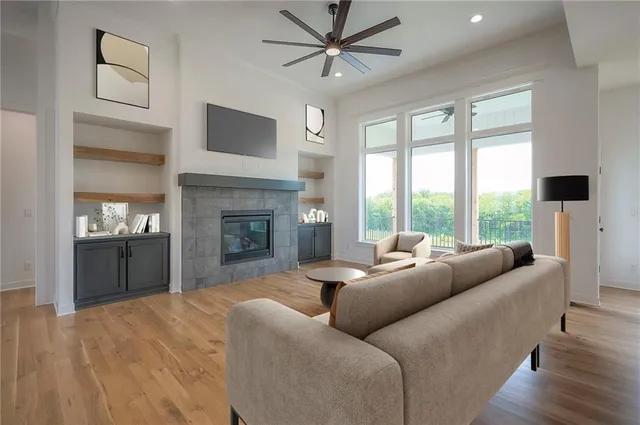 $708,640 | 8212 Northwest 89th Terrace, Kansas City, MO 64153