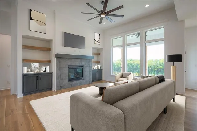 $708,640 | 8212 Northwest 89th Terrace, Kansas City, MO 64153