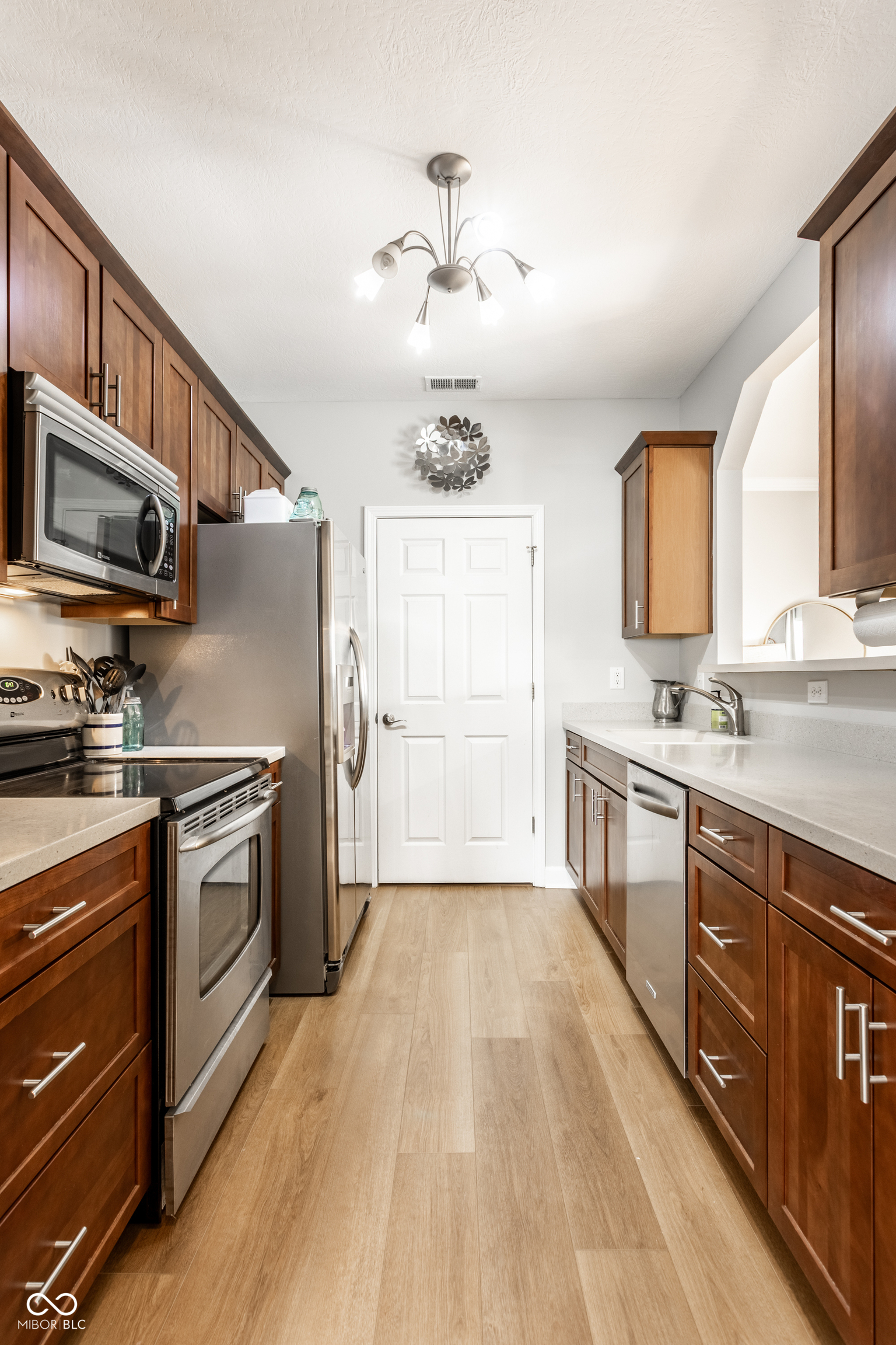 1344 Shadow Ridge Road Indianapolis, IN 46280 - Photo 11 of 28 Gallery Image 11
