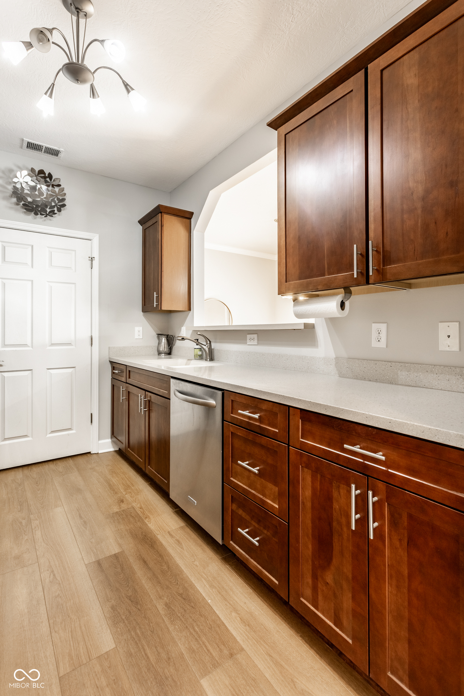 1344 Shadow Ridge Road Indianapolis, IN 46280 - Photo 13 of 28 Gallery Image 13