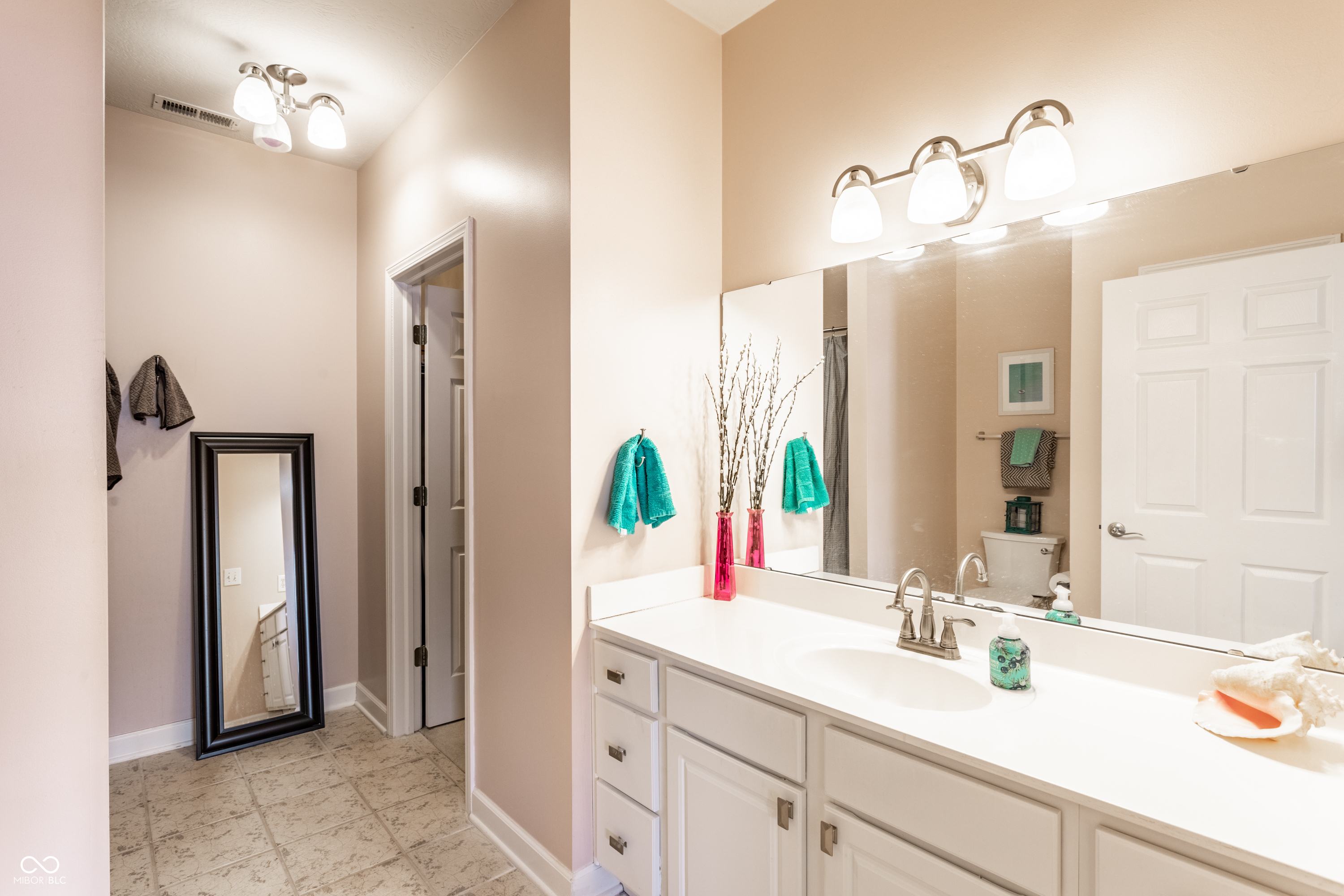 1344 Shadow Ridge Road Indianapolis, IN 46280 - Photo 18 of 28 Gallery Image 18