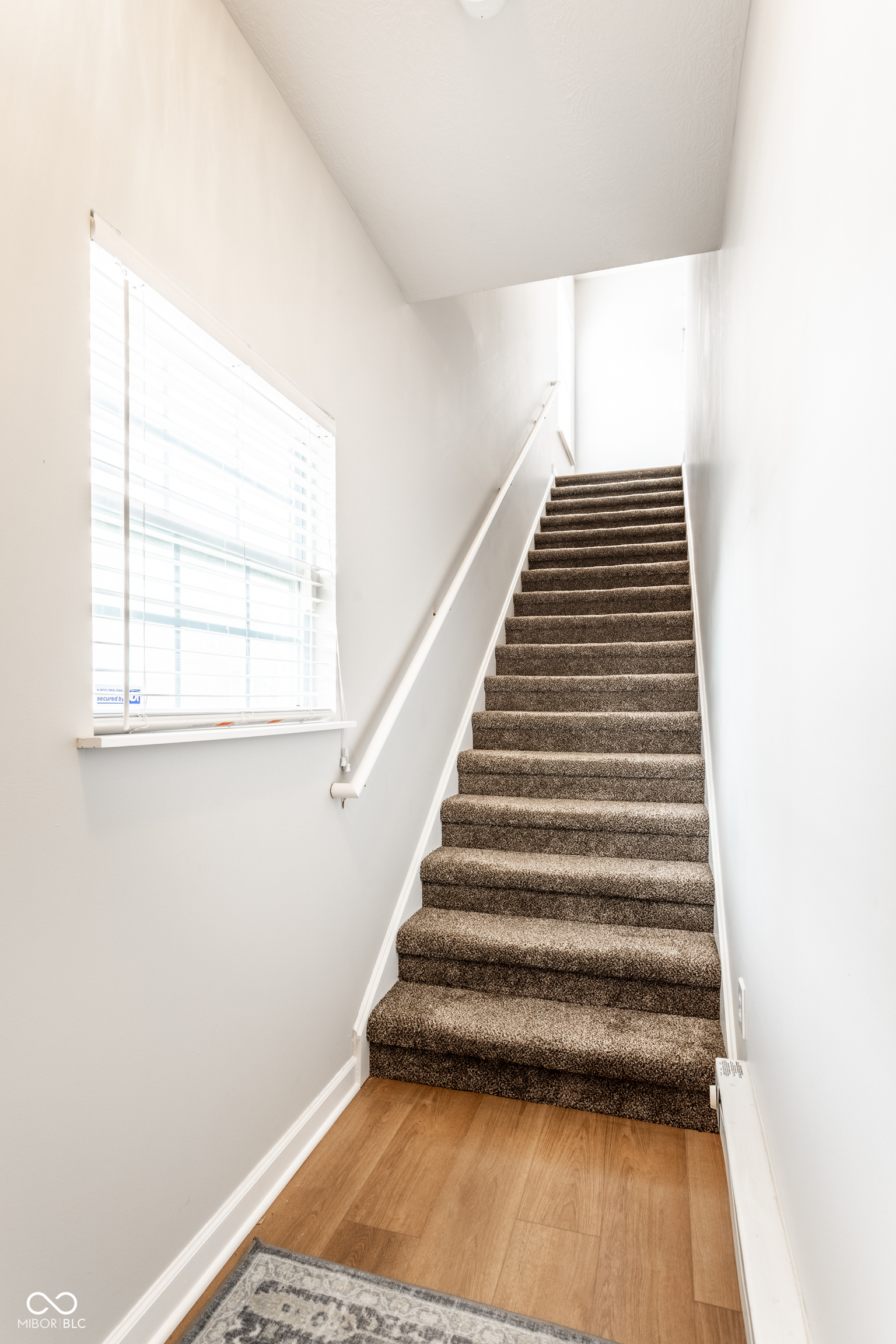 1344 Shadow Ridge Road Indianapolis, IN 46280 - Photo 3 of 28 Gallery Image 3