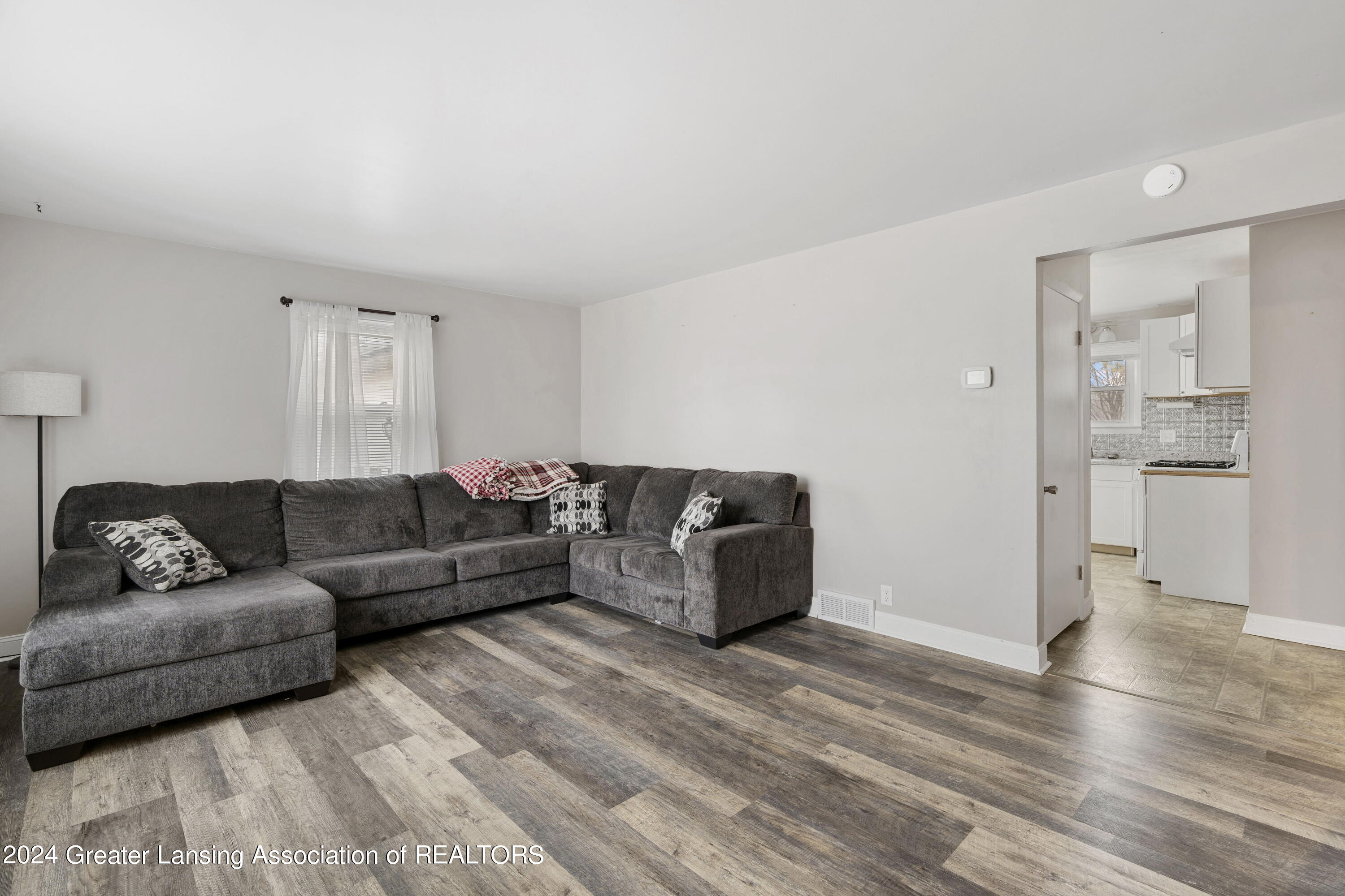 4927 Pardee Road Webberville, MI 48892 - Photo 4 of 18 3