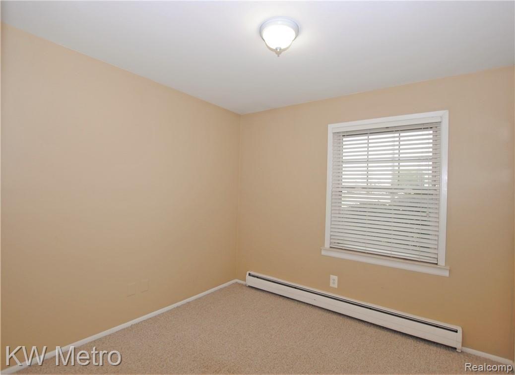 729 West Maple Road Clawson, MI 48017 - Photo 19 of 29 Bedroom 2