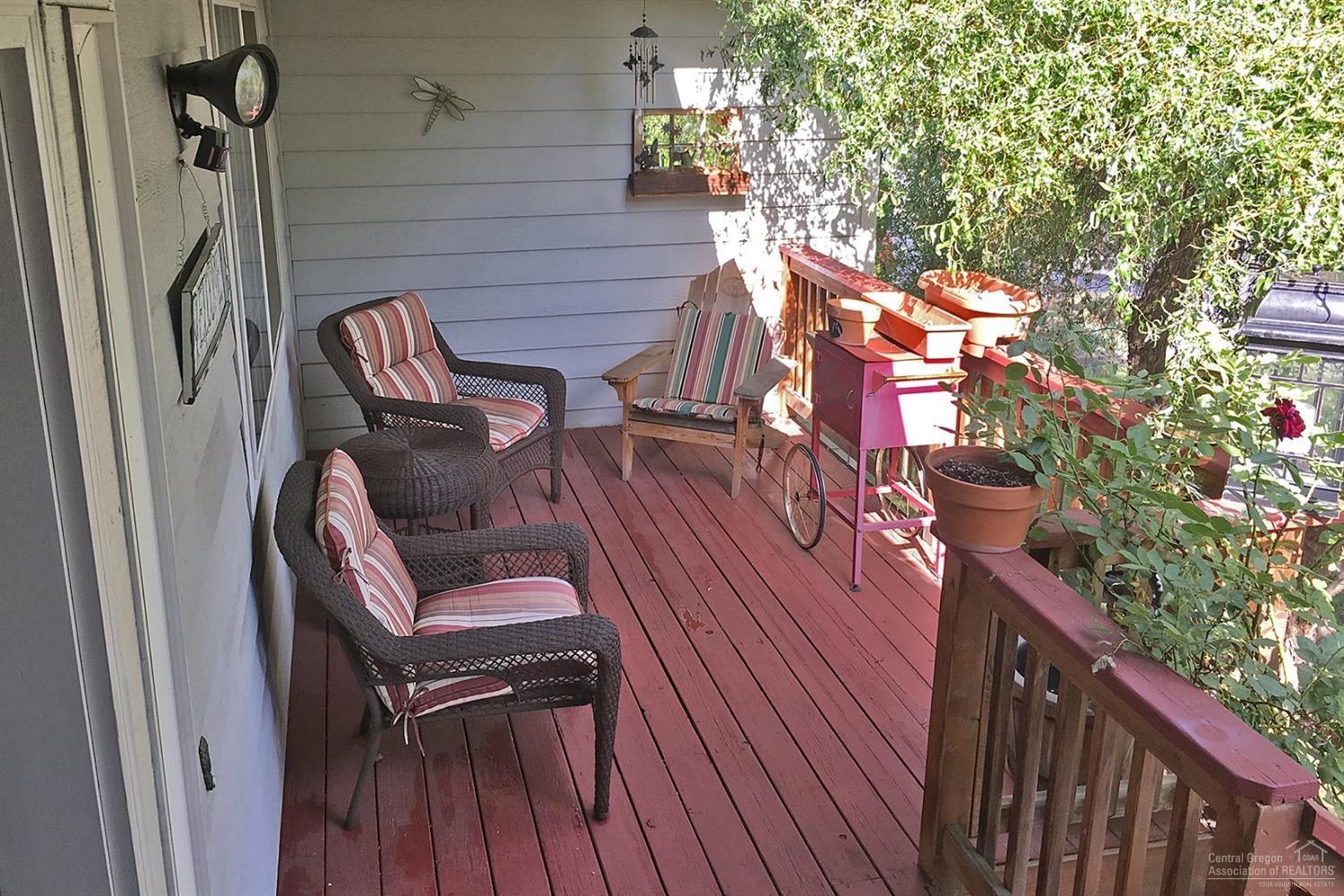 2368 Northeast Wells Acres Road Bend, OR 97701 - Photo 3 of 25 Gallery Image 3