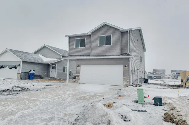 $319,900 | 2516 38th Avenue South, Moorhead, MN 56560