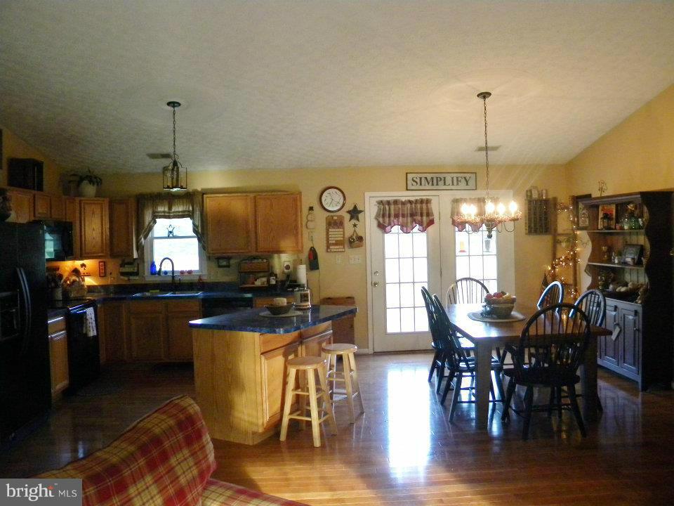 307 Ebenezer Church Road Winchester, VA 22603 - Photo 3 of 29 Interior (General)