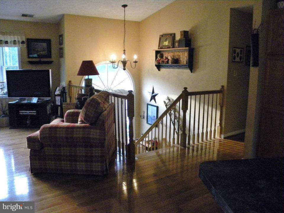 307 Ebenezer Church Road Winchester, VA 22603 - Photo 6 of 29 Living Room