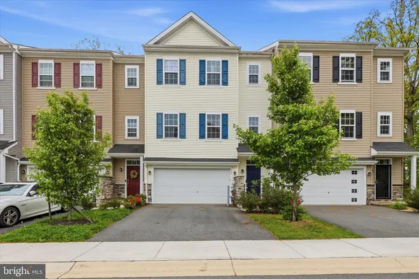 $2,800 | 321 Ava Drive, New Castle, DE 19720