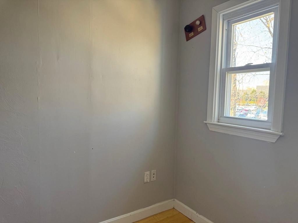 23 R Thorndike Street Everett, MA 02149 - Photo 16 of 40 Gallery Image 16