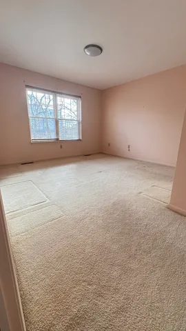 $2,400 | 25 Janet Circle, Unit F, Bridgeport, CT 06606