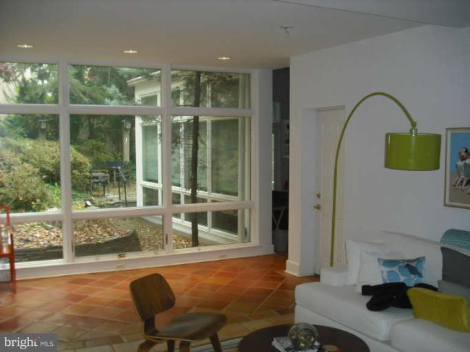 1829 Phelps Place Northwest, Unit 2 Washington, DC 20008 - Photo 2 of 5 Living Room