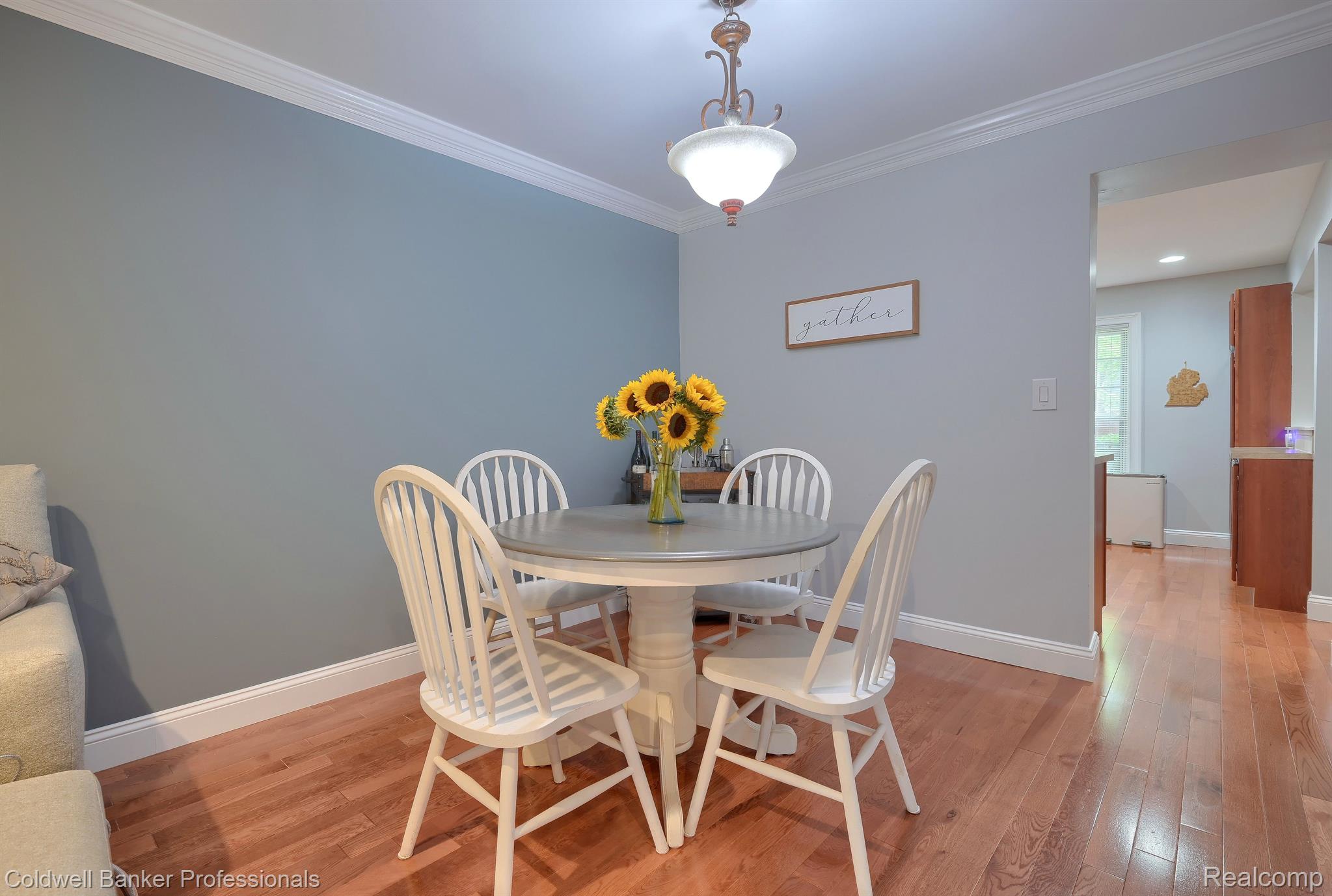147 Stratford Lane Rochester, MI 48309 - Photo 6 of 28 Dining Room