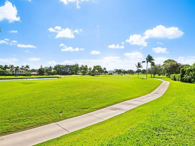 $324,900 | 4812 Northeast 23rd Avenue, Unit 2, Fort Lauderdale, FL 33308