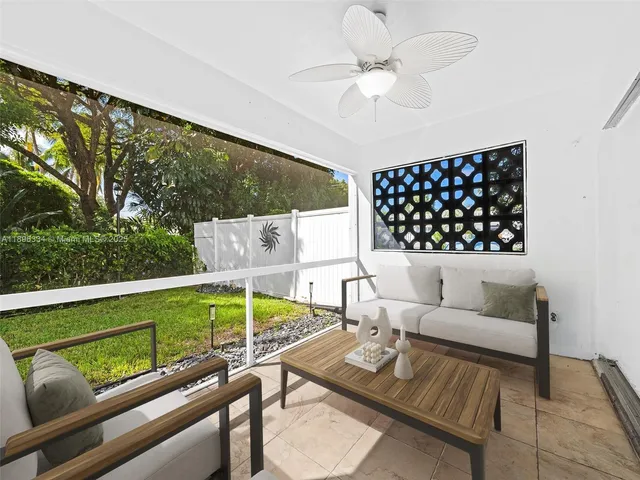 $324,900 | 4812 Northeast 23rd Avenue, Unit 2, Fort Lauderdale, FL 33308