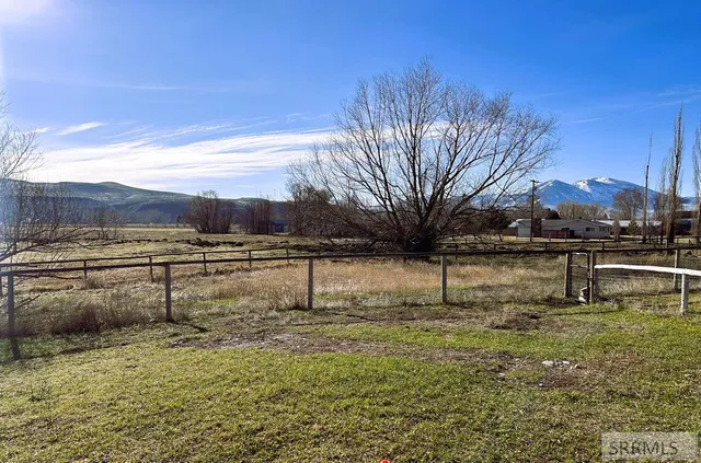 $290,000 | 113 Highway 93, Salmon, ID 83467