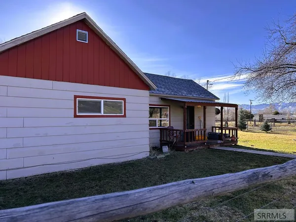 $290,000 | 113 Highway 93, Salmon, ID 83467