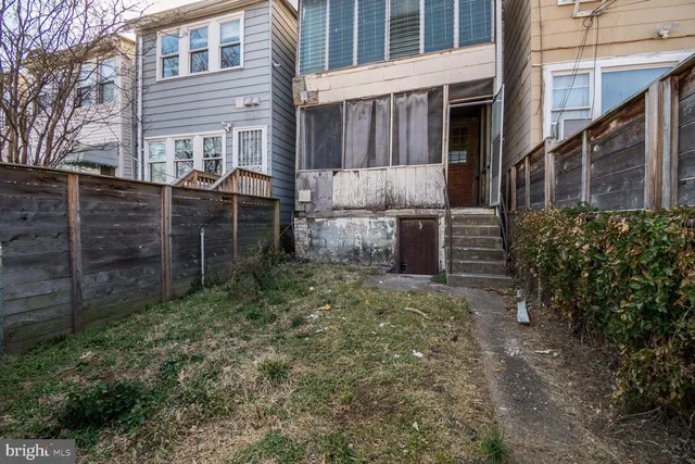 $399,000 | 561 23rd Place Northeast, Washington, DC 20002