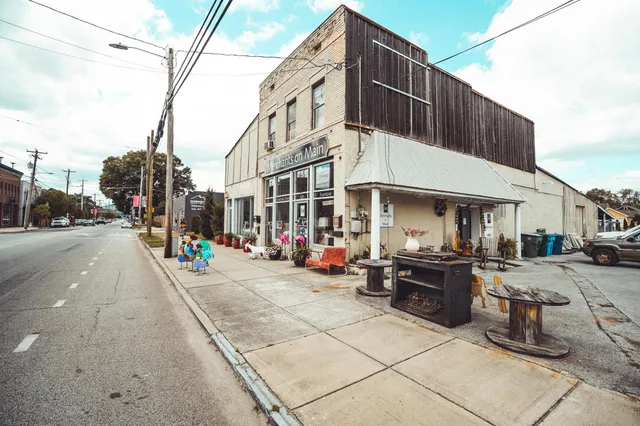 $1,500 | 614 East Main Street, Unit 205, Chattanooga, TN 37408