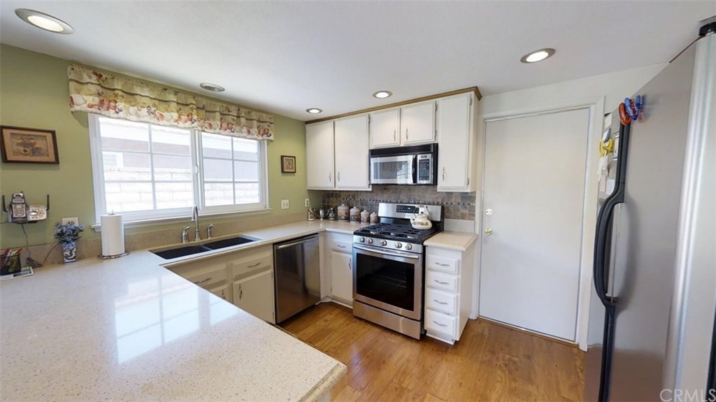 27 Rolling Hills Drive Phillips Ranch, CA 91766 - Photo 4 of 21