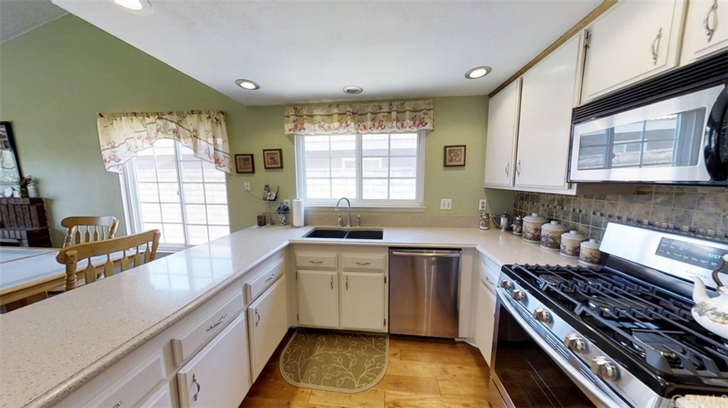 27 Rolling Hills Drive Phillips Ranch, CA 91766 - Photo 5 of 21