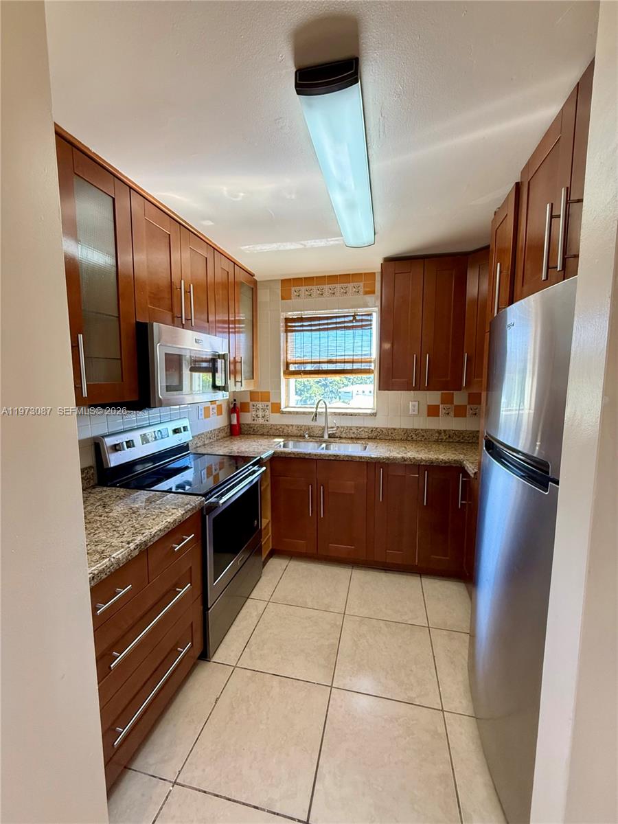 1236 Alton Road, Unit 401 Miami Beach, FL 33139 - Photo 3 of 15