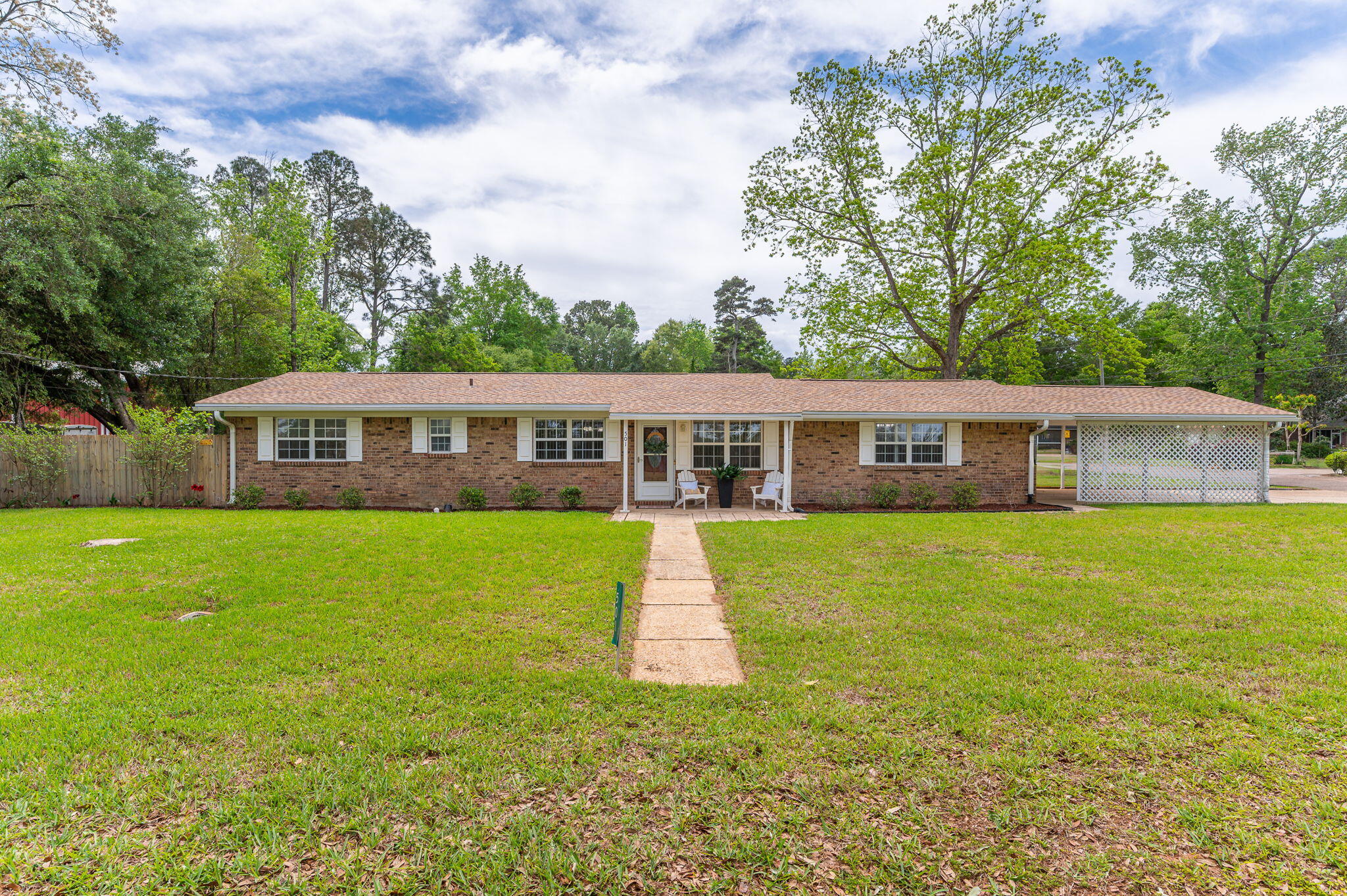 501 Jones Road Crestview, FL 32536 - Photo 31 of 32 a front view of a house with a yard
