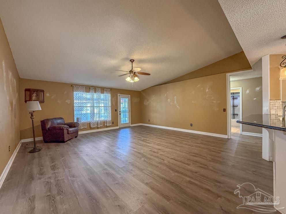 6902 Hanover Court Milton, FL 32570 - Photo 12 of 40