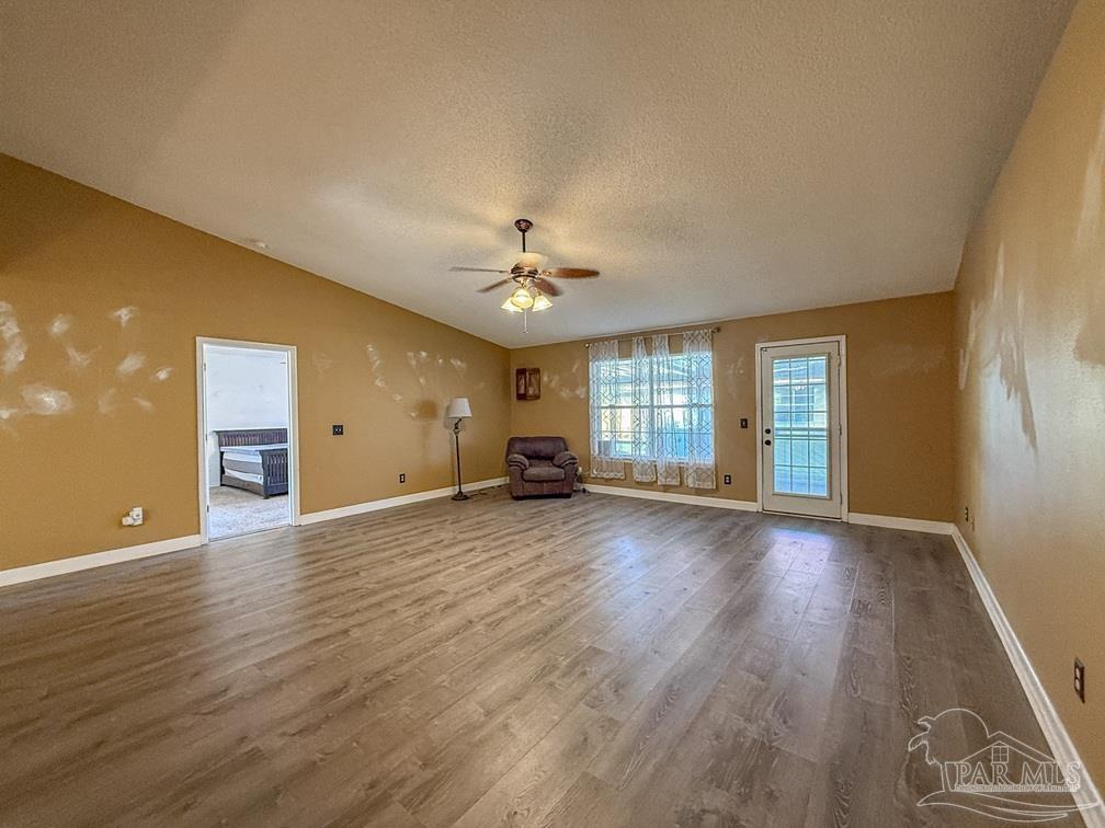 6902 Hanover Court Milton, FL 32570 - Photo 15 of 40