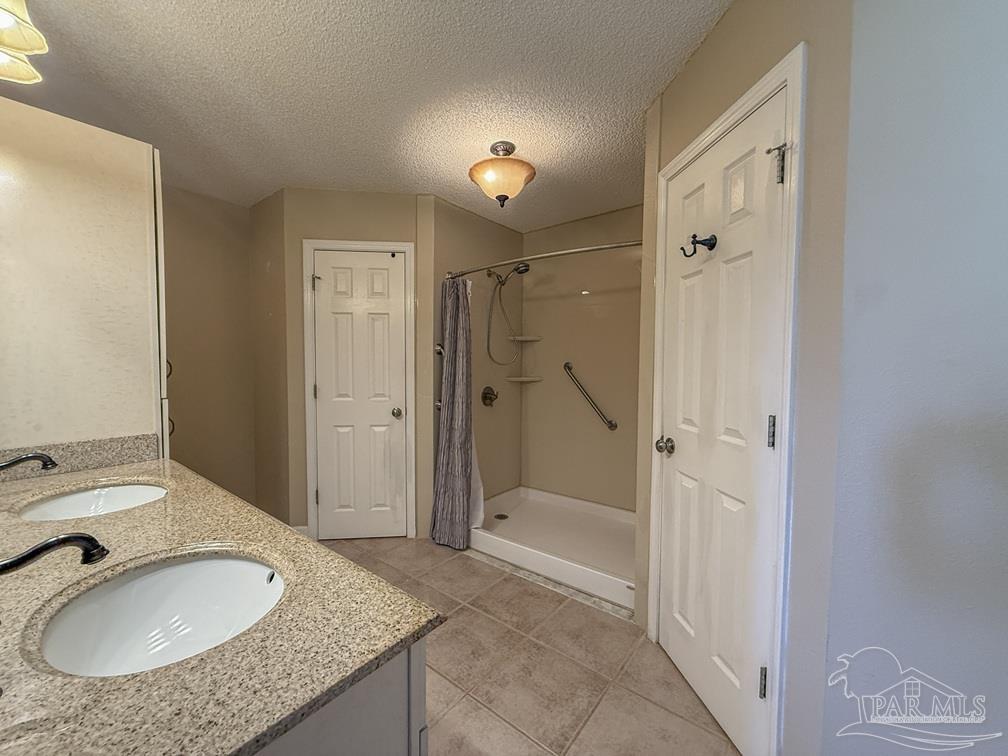 6902 Hanover Court Milton, FL 32570 - Photo 18 of 40