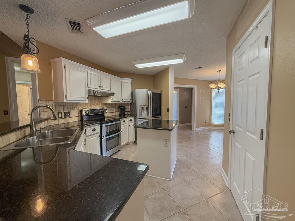 6902 Hanover Court Milton, FL 32570 - Photo 10 of 40