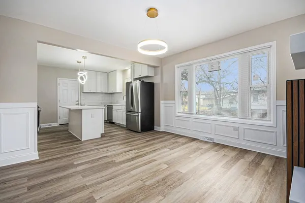 $334,900 | 26 East 157th Street, South Holland, IL 60473