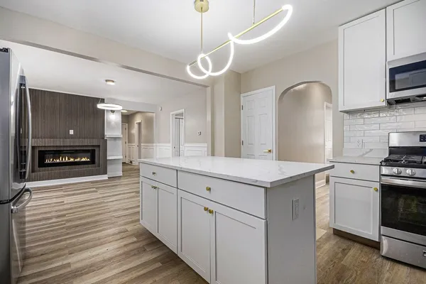 $334,900 | 26 East 157th Street, South Holland, IL 60473
