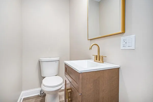 $334,900 | 26 East 157th Street, South Holland, IL 60473