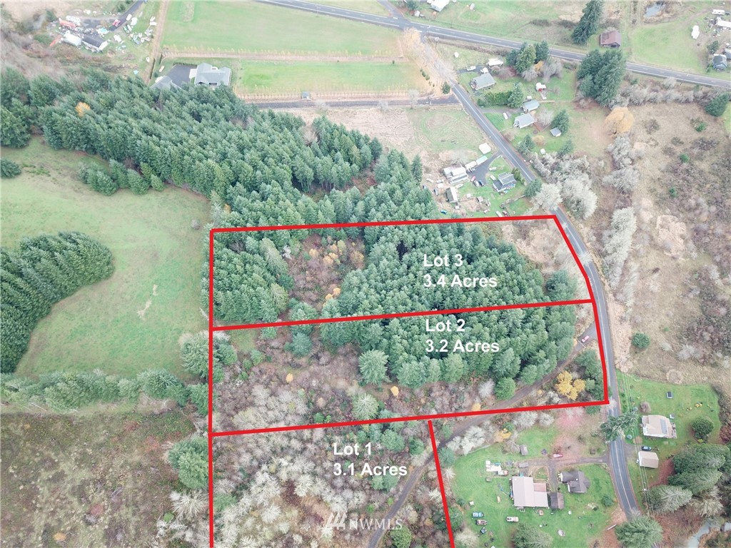 132 Roe Road Winlock, WA 98596 - Photo 8 of 21 a view of a small yard