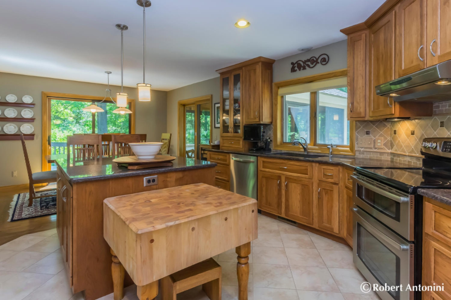 5830 Cascade Road Southeast Grand Rapids, MI 49546 - Photo 16 of 52 5830 Cascade Rd SE Grand-large-017-39-Ki