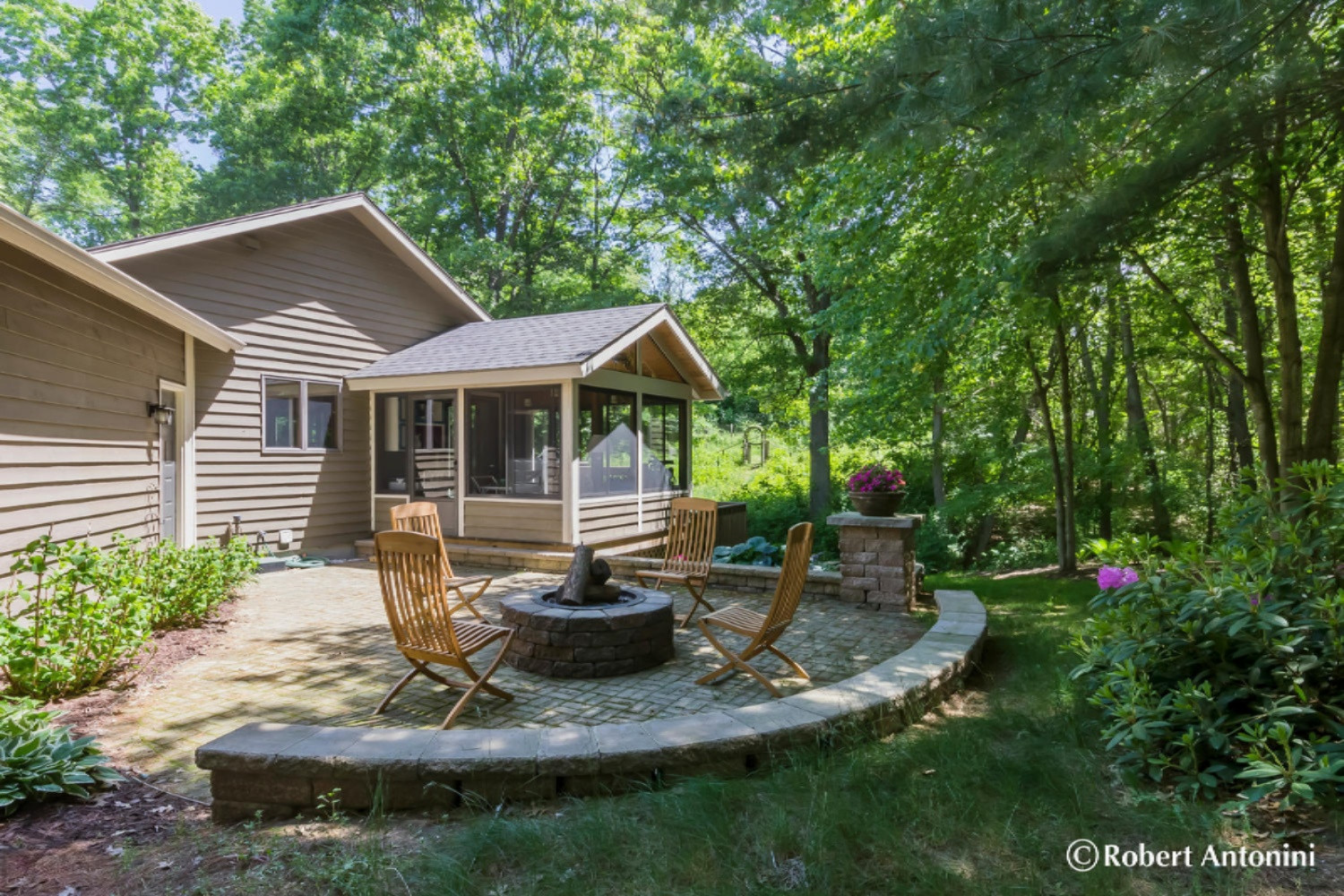 5830 Cascade Road Southeast Grand Rapids, MI 49546 - Photo 47 of 52 5830 Cascade Rd SE Grand-large-049-5-Pat