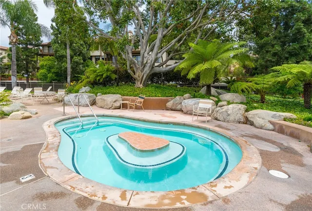 $735,000 | 2559 Plaza Del Amo, Unit 207, Torrance, CA 90503