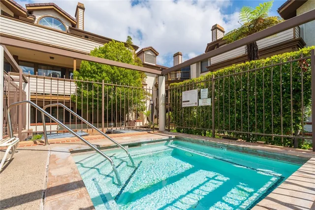 $735,000 | 2559 Plaza Del Amo, Unit 207, Torrance, CA 90503