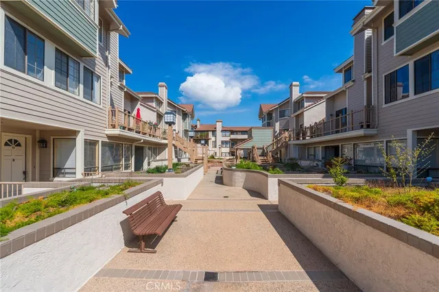 $735,000 | 2559 Plaza Del Amo, Unit 207, Torrance, CA 90503