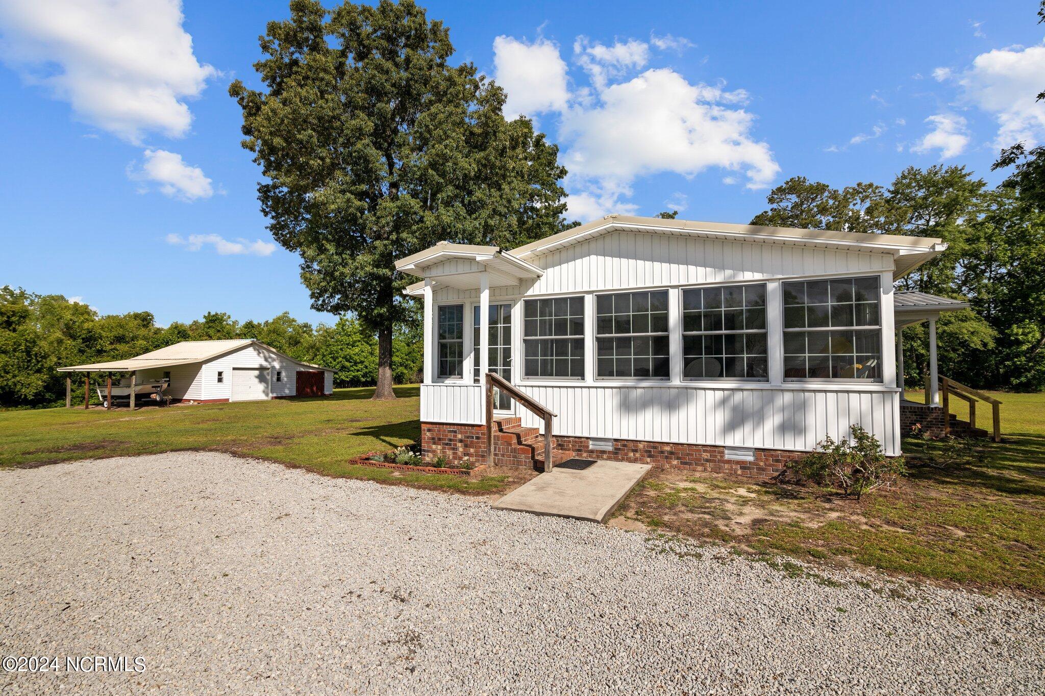 6655 River Road Vanceboro, NC 28586 - Photo 5 of 43 Left-Side / Back