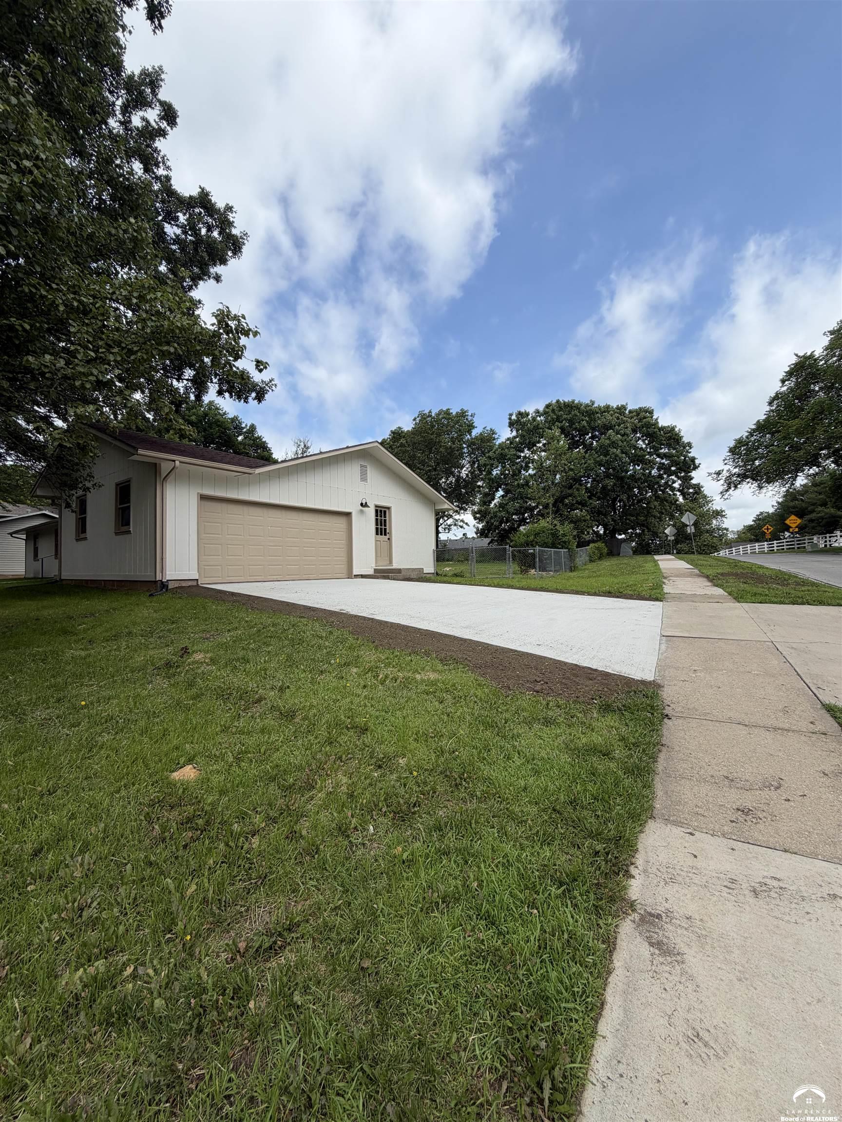 2600 Oxford Road Lawrence, KS 66049 - Photo 46 of 53