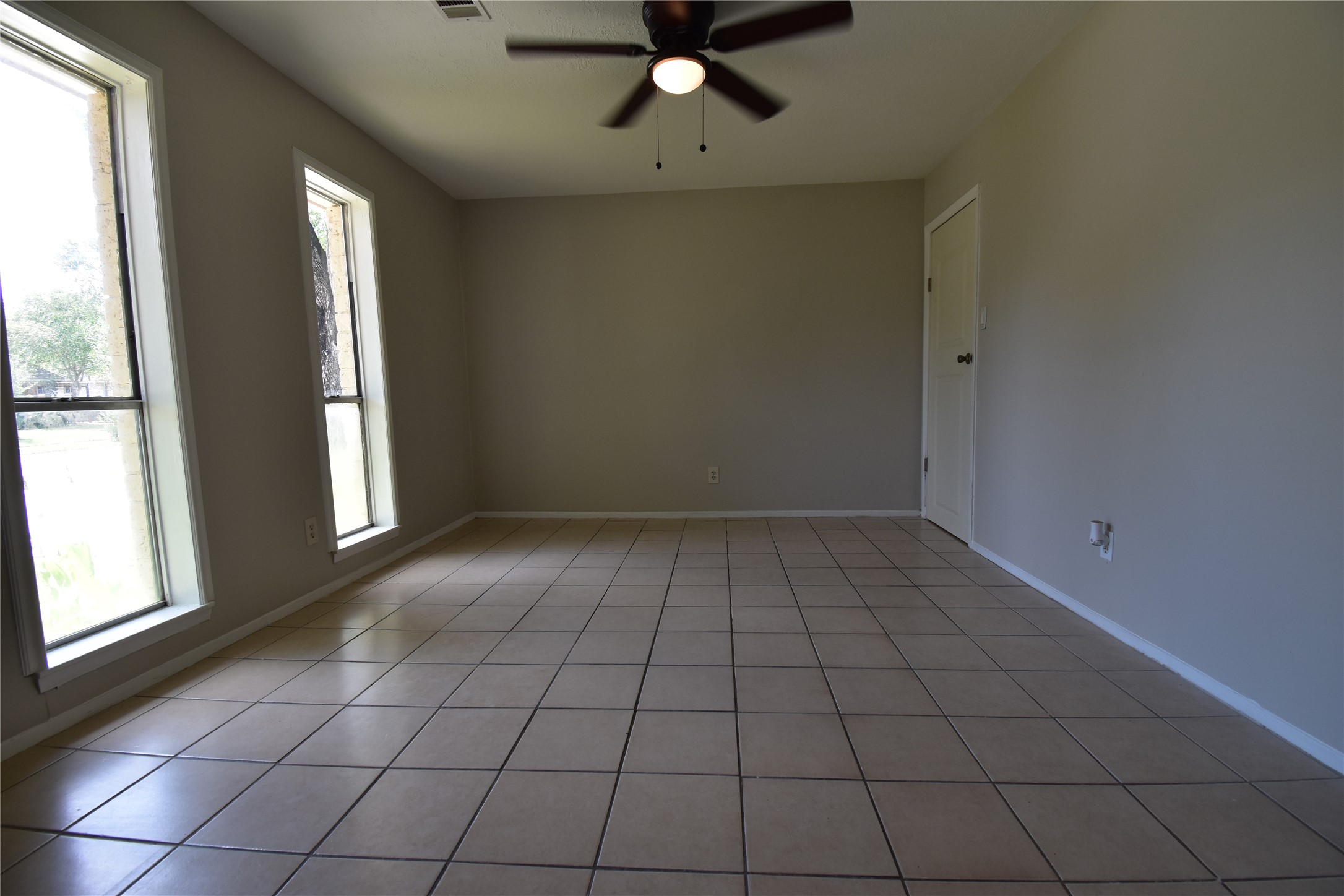 11626 Sharpview Drive Houston, TX 77072 - Photo 5 of 20 formal Dining